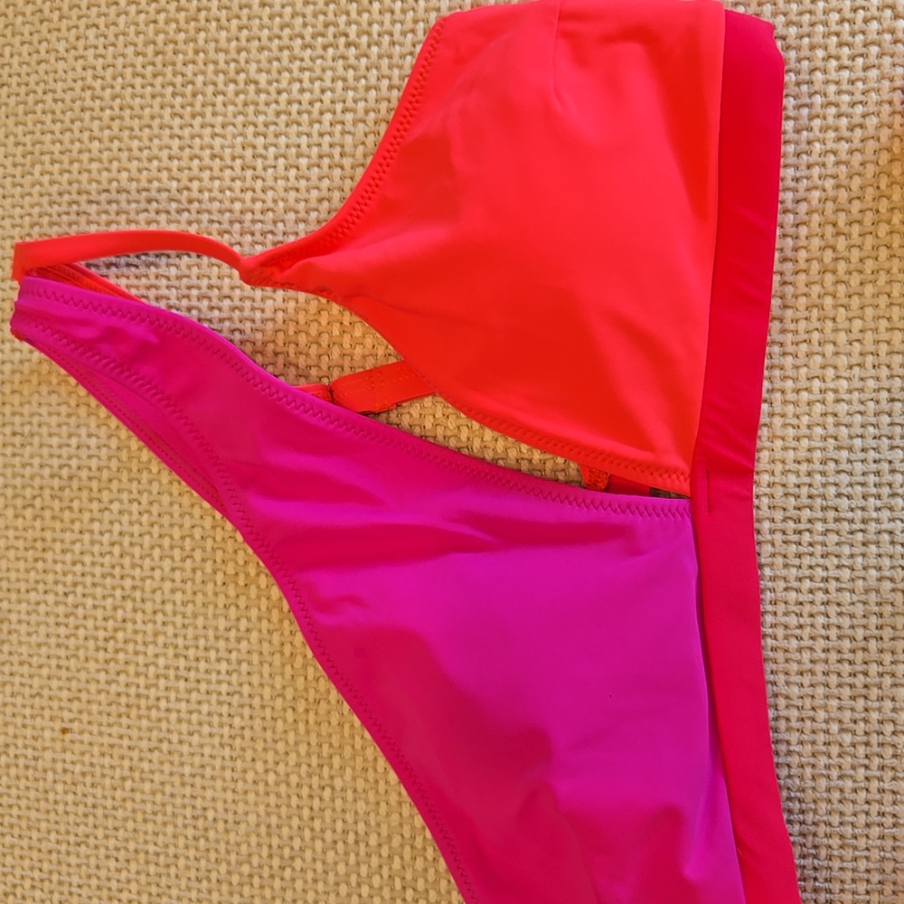 Popvil Cutout One-Shoulder Color Block Bikini Set - Picture 5 of 11